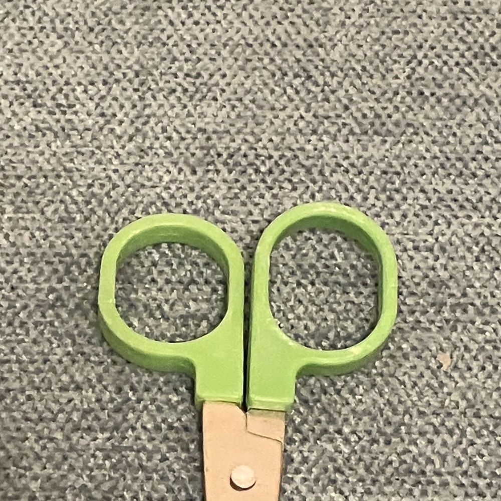 Small Scissors - Picture 2 of 4